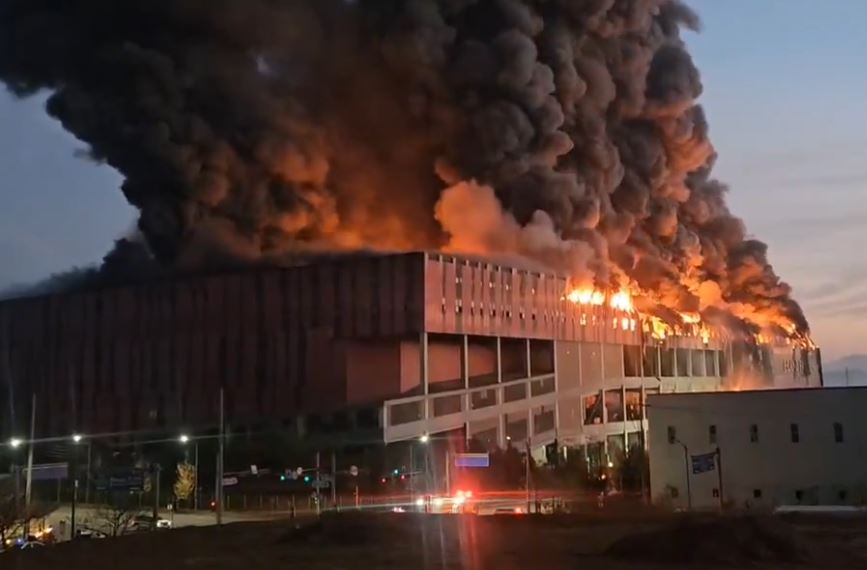 천안 이랜드 물류센터 대형 화재  ' 물품 1천만 개 소실'  - CKNNews 이미지